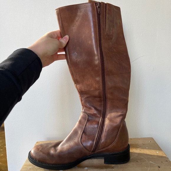 | SOLD | Women's Ecco Brown Leather Boots - Picture 4 of 5